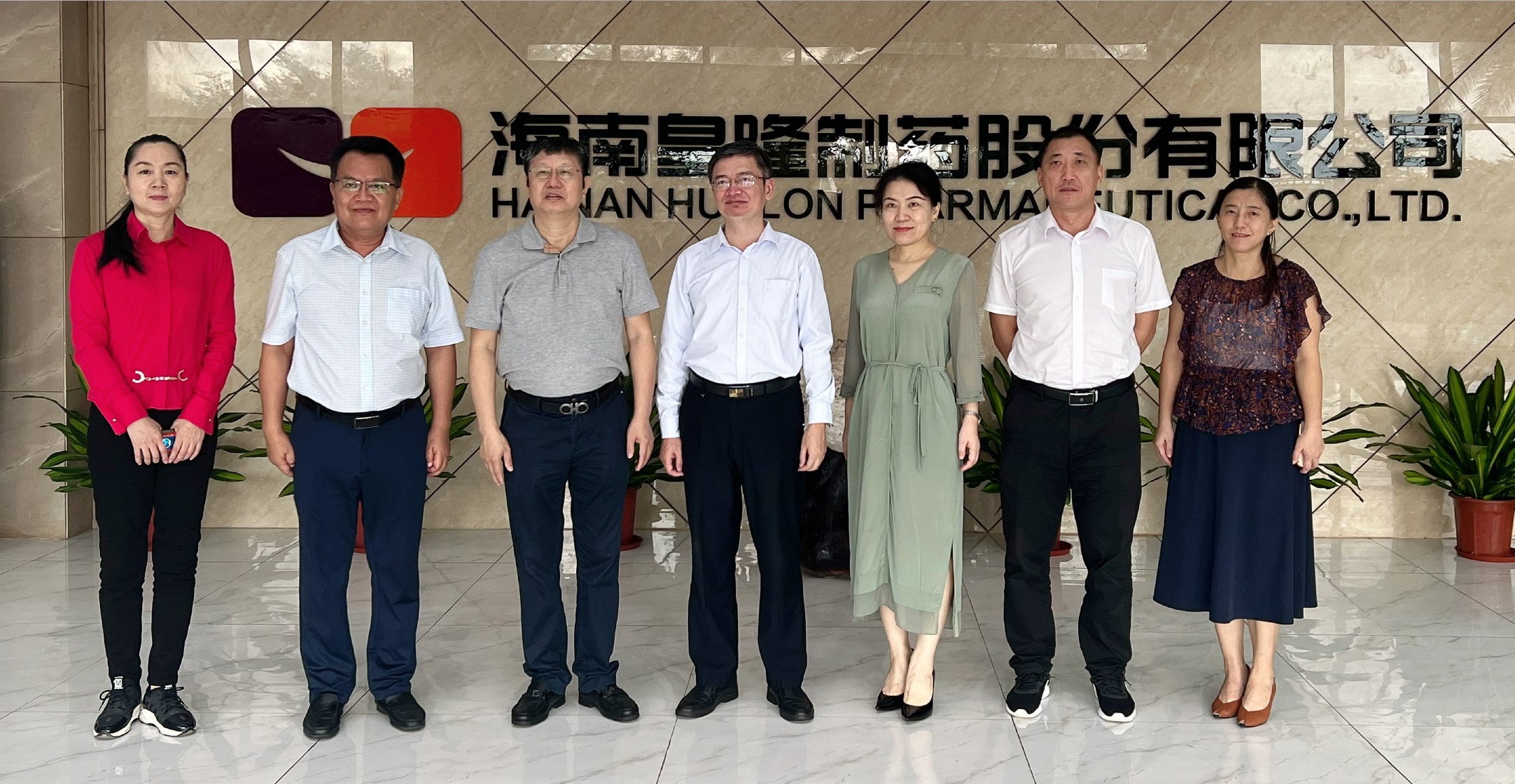 海南省委统战部副部长、、、省工商联党委书记 林胜一行走访调研HJC黄金城官网制药